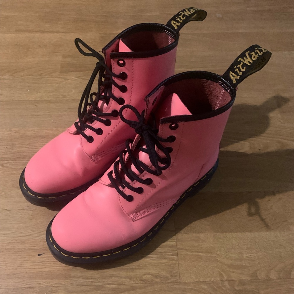 Dr. Martens - Women’s - Bubblegum Pink